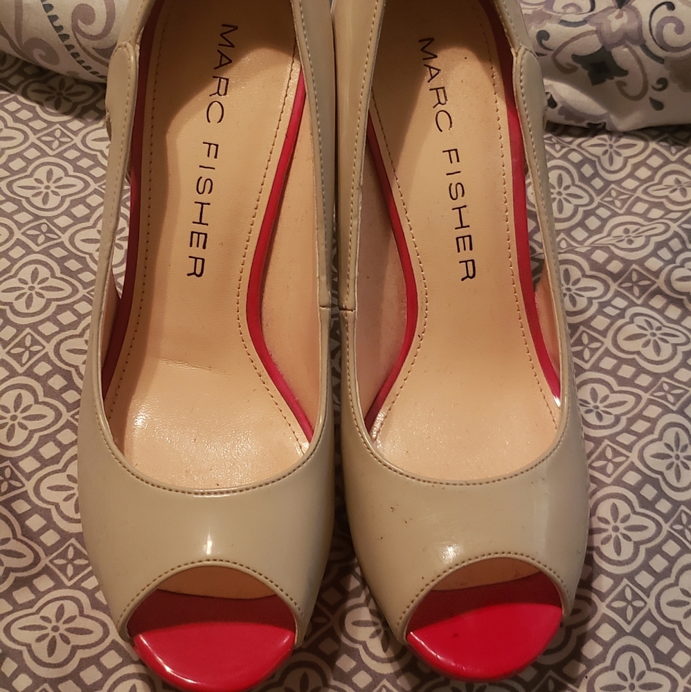 Marc Fisher 3 tone heel